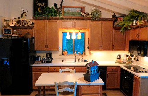 Murphy Cabin | Fabulous Views, Very Private Mt., Screened Porch, Close to Town. Very Unique