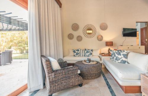 Punta Cana Villa | Fabulous villa with picuzzi at Green Village B843
