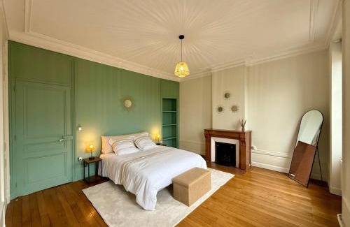Roanne Apartment | Face gare - Appart Haussmannien