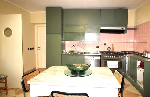 Pettenasco Apartment | Face to face with the Lake, potrai rilassarti in giardino ammirando il lago