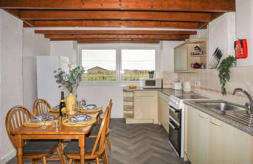 Llanengan Cottage | FADRUN - 3 TY'N DON, pet friendly in Abersoch