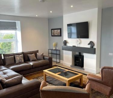 Llandysul House | Faerdre Manor Large Holiday Home