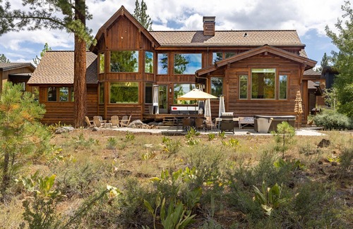 Ponderosa Palisades House | Fair View at Schaffer's Mill By Tahoe Getaways - Hot Tub + Dog Friendly!