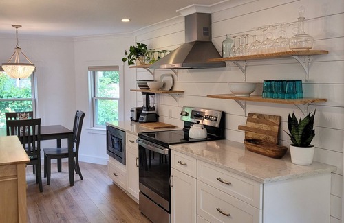 Kennebunk Cottage | Fair Winds Cottage ~ 1 mile to Kennebunk beaches