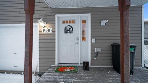 Fairbanks House | Fairbanks Fox Den townhouse