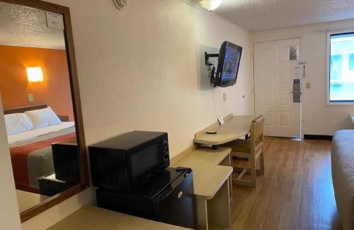 London Hotel | FairBridge Inn Express London