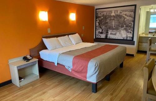 London Hotel | FairBridge Inn Express London