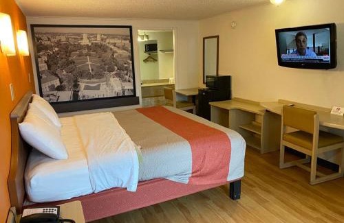London Hotel | FairBridge Inn Express London
