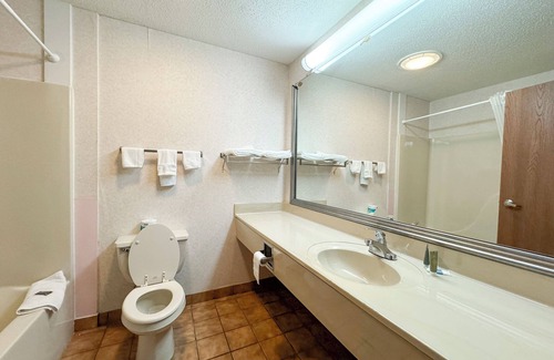 Batavia Hotel | FairBridge Inn & Suites Batavia - Darien Amusement Park