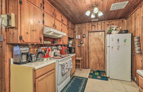 Cliftondale House | Fairburn Area Home w/Deck ~ 20 Mi to Atlanta