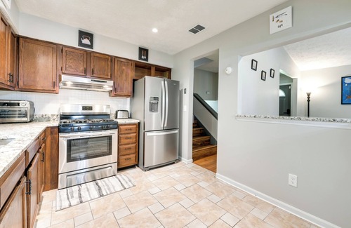 Fairburn House | Fairburn Home w/2 Decks, Grill & Outdoor Dining!