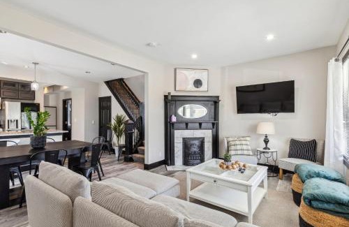 Cleveland House | Fairfax Urban Oasis - New Reno - 5 mins to Clinic