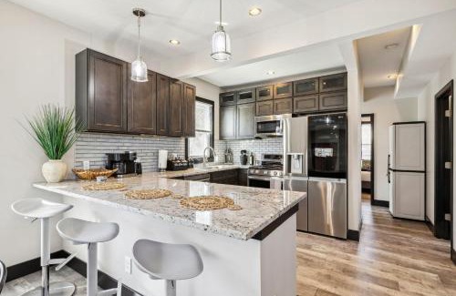 Cleveland House | Fairfax Urban Oasis - New Reno - 5 mins to Clinic