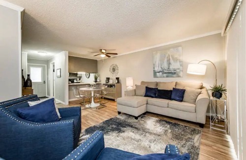 Fairfield Bay House | Fairfield Bay Gem w/pool access and 4 Mi to Lake.