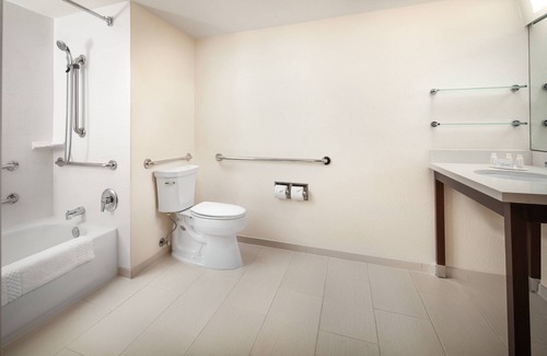 Anaheim Resort Hotel | Fairfield by Marriott Anaheim Resort
