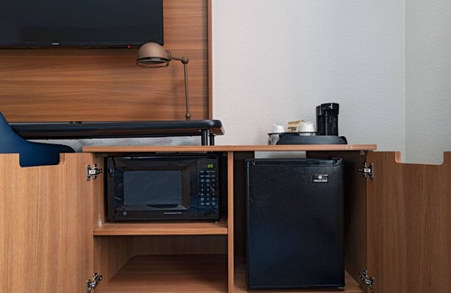 Waldron Hotel | Fairfield Inn By Marriott Kansas City Airport
