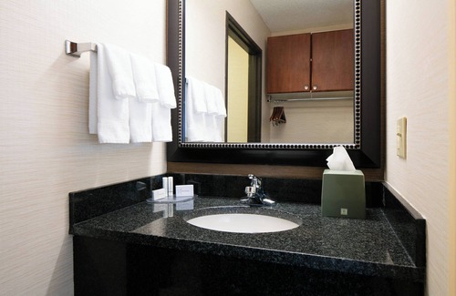 Waldron Hotel | Fairfield Inn By Marriott Kansas City Airport