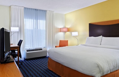 Arrowood Hotel | Fairfield Inn by Marriott Arrowood