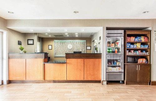 Paw Creek Hotel | Fairfield Inn by Marriott Northlake