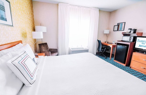 Medford Hotel | Fairfield Inn by Marriott Medford Long Island