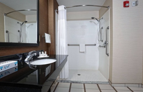 North Charleston Hotel | Fairfield Inn & Suites Charleston North/Ashley Phosphate