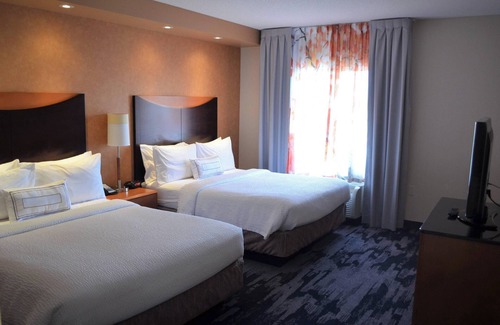 Algoma District Hotel | Fairfield Inn & Suites by Marriott Sault Ste. Marie