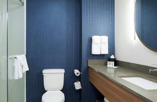 Downtown Pittsburgh Hotel | Fairfield Inn & Suites by Marriott Pittsburgh Downtown