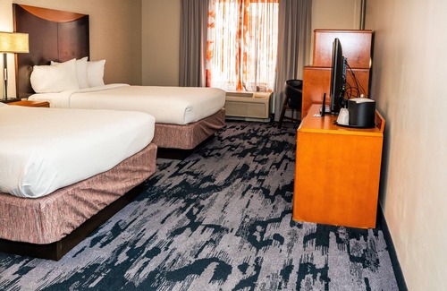 Downtown San Antonio Hotel | Fairfield Inn & Suites by Marriott San Antonio Alamo Plaza/Convention Center