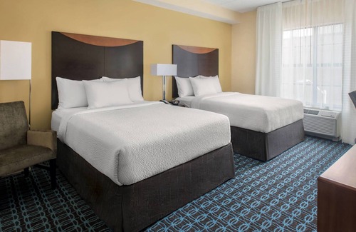 Downtown Baltimore Hotel | Fairfield Inn & Suites Baltimore Downtown/Inner Harbor