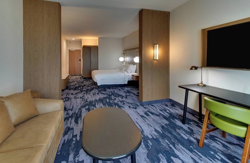 Garden Oaks Hotel | Fairfield Inn & Suites by Marriott Houston Brookhollow