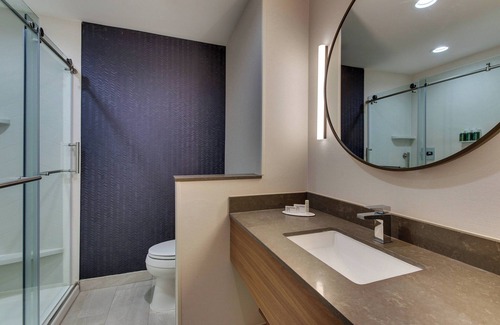 Garden Oaks Hotel | Fairfield Inn & Suites by Marriott Houston Brookhollow