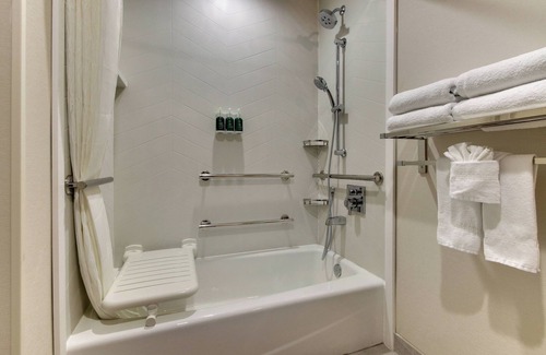 Garden Oaks Hotel | Fairfield Inn & Suites by Marriott Houston Brookhollow