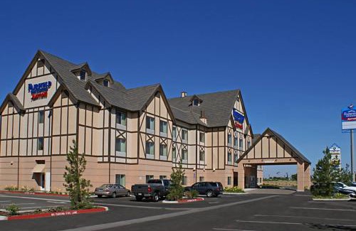 Kingsburg Hotel | Fairfield Inn & Suites by Marriott Selma Kingsburg