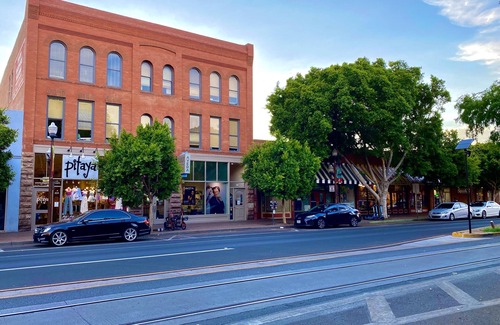 Scottsdale Osborn Plaza Apartment | Fairfield Inn & Suites by Marriott Scottsdale Old Town