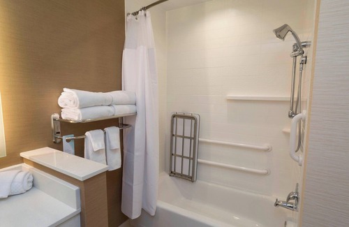 Western Gardens Hotel | Fairfield Inn & Suites by Marriott Geneva Finger Lakes