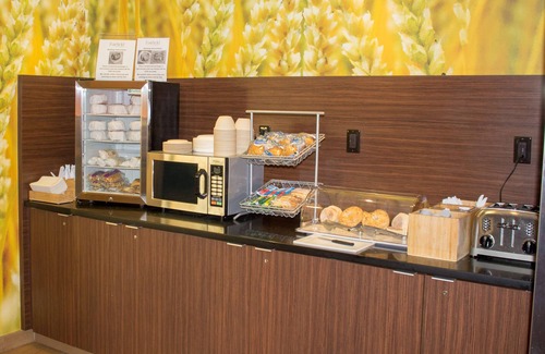 Western Gardens Hotel | Fairfield Inn & Suites by Marriott Geneva Finger Lakes