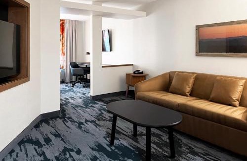 Rogers Hotel | Fairfield Inn & Suites by Marriott Rogers