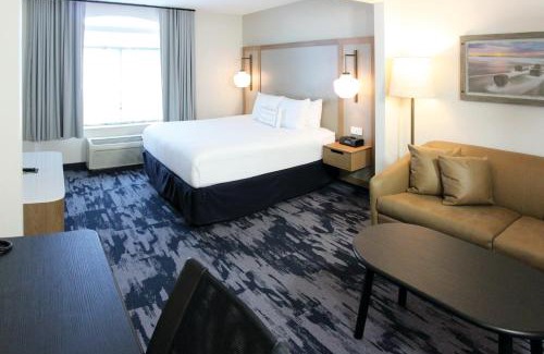 North Charleston Hotel | Fairfield Inn & Suites by Marriott Charleston Airport/Convention Center