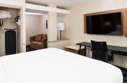 Greensboro Hotel | Fairfield Inn & Suites by Marriott Greensboro Wendover