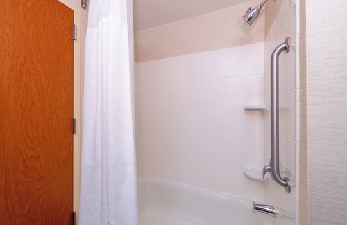 Greensboro Hotel | Fairfield Inn & Suites by Marriott Greensboro Wendover