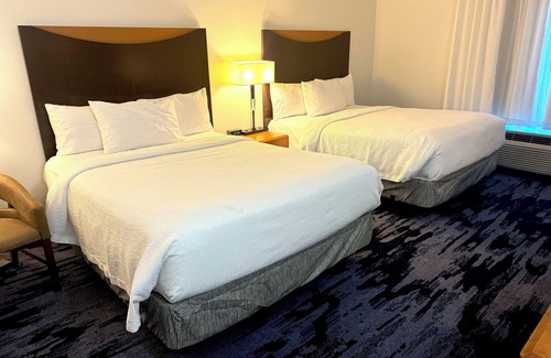 Jeffersontown Hotel | Fairfield Inn & Suites by Marriott Louisville East