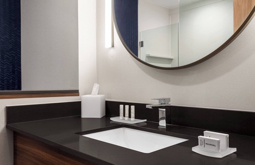 West Milwaukee Hotel | Fairfield Inn & Suites by Marriott Milwaukee West