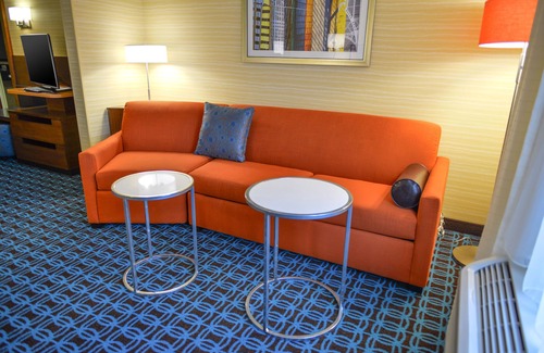 North Industry Hotel | Fairfield Inn & Suites Canton South