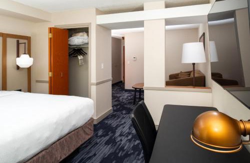 Greensboro Hotel | Fairfield Inn & Suites Greensboro Wendover