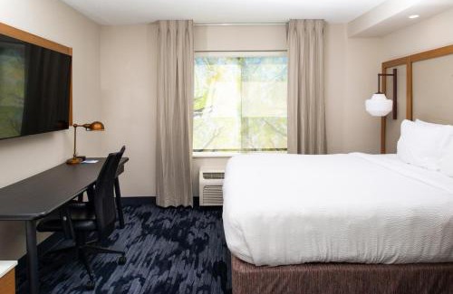 Greensboro Hotel | Fairfield Inn & Suites Greensboro Wendover
