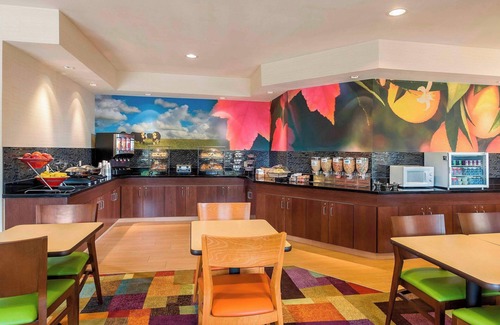 Holland Hotel | Fairfield Inn & Suites Holland