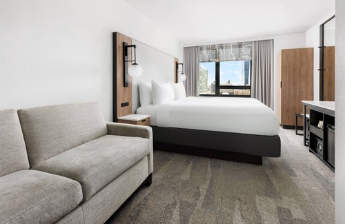 Garment District Hotel | Fairfield Inn & Suites New York Manhattan/Times Square South
