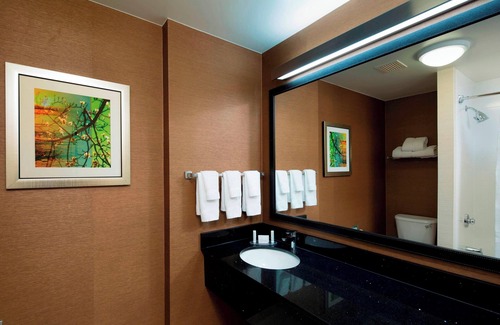 Newark Hotel | Fairfield Inn & Suites Newark Liberty International Airport