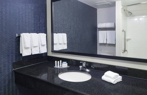 Overland Park Hotel | Fairfield Inn & Suites by Marriott Kansas City Overland Park