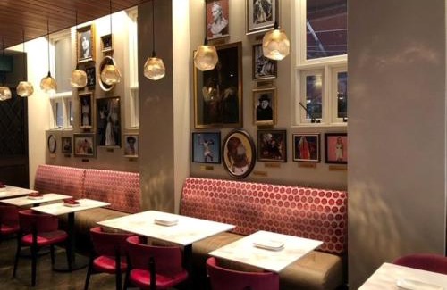 Gayborhood Hotel | Fairfield Inn & Suites by Marriott Philadelphia Downtown/Center City